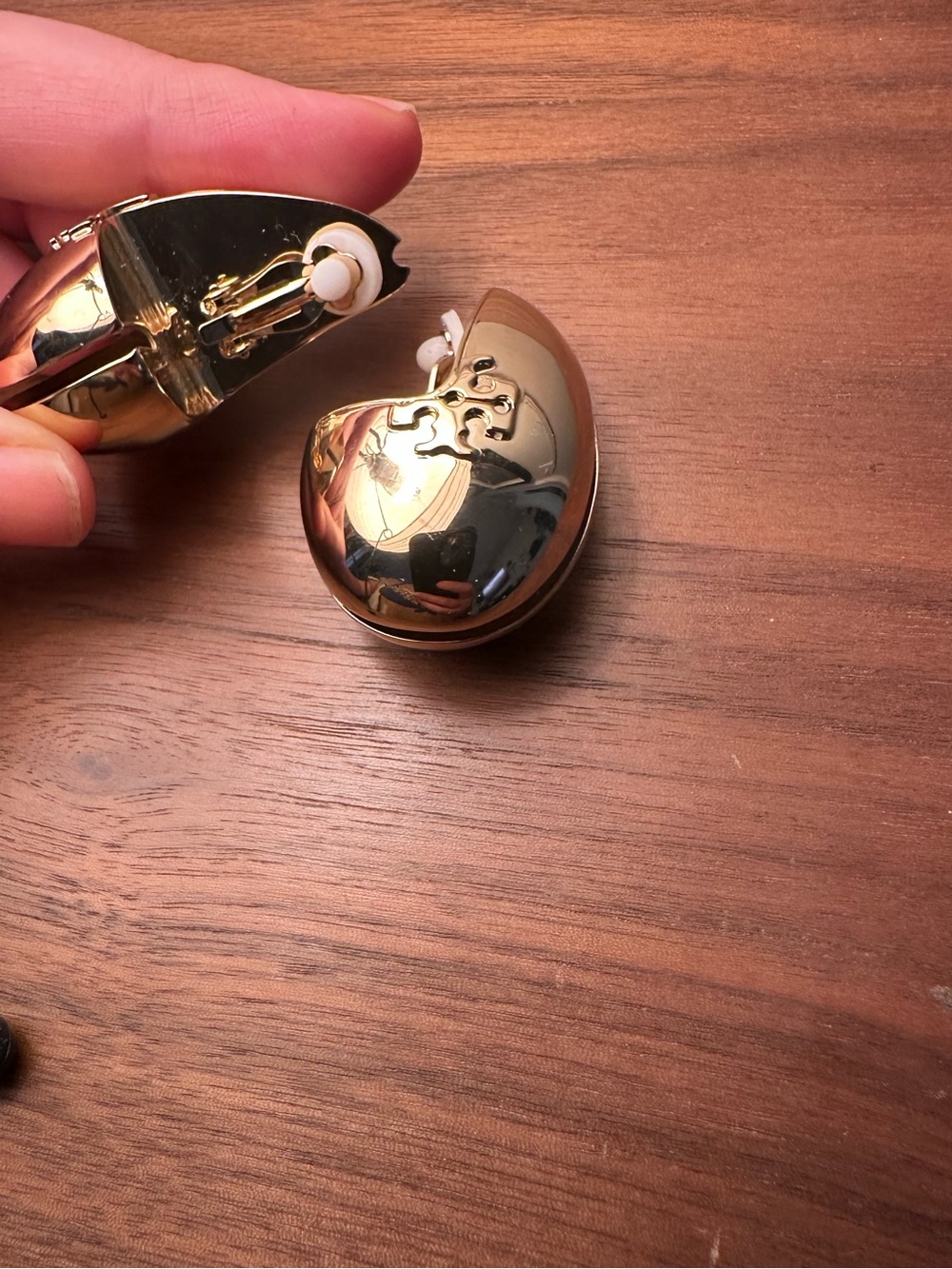 Tory Burch Wave earrings - Picture 2 of 5